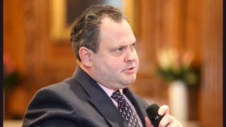 Harry Cole Journalist at The Sun Twitter & Saves the West Insight harry cole