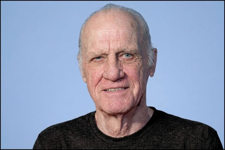 Leon Russom